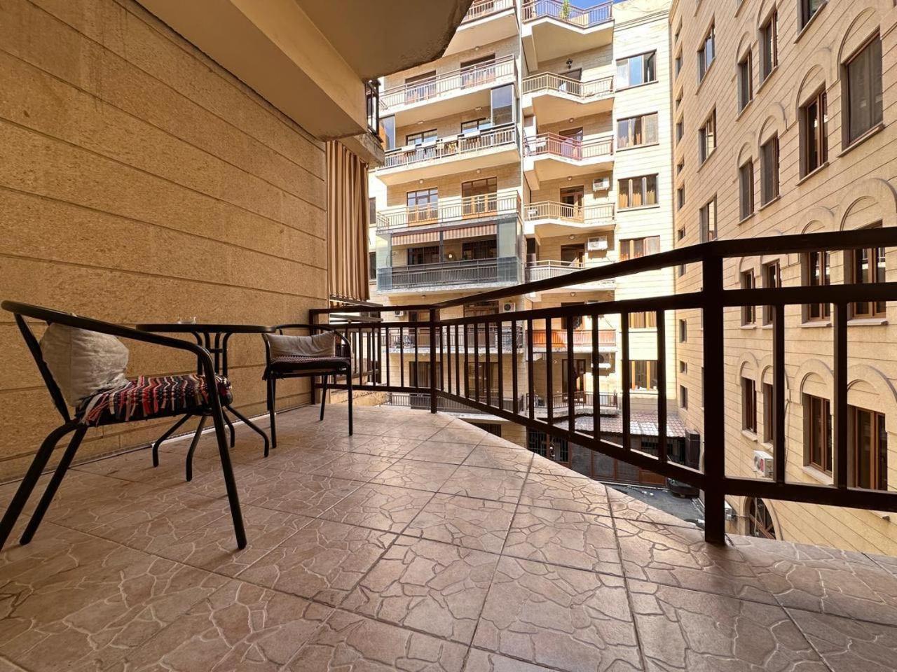Hotel & Apartments California Erivan Exterior foto