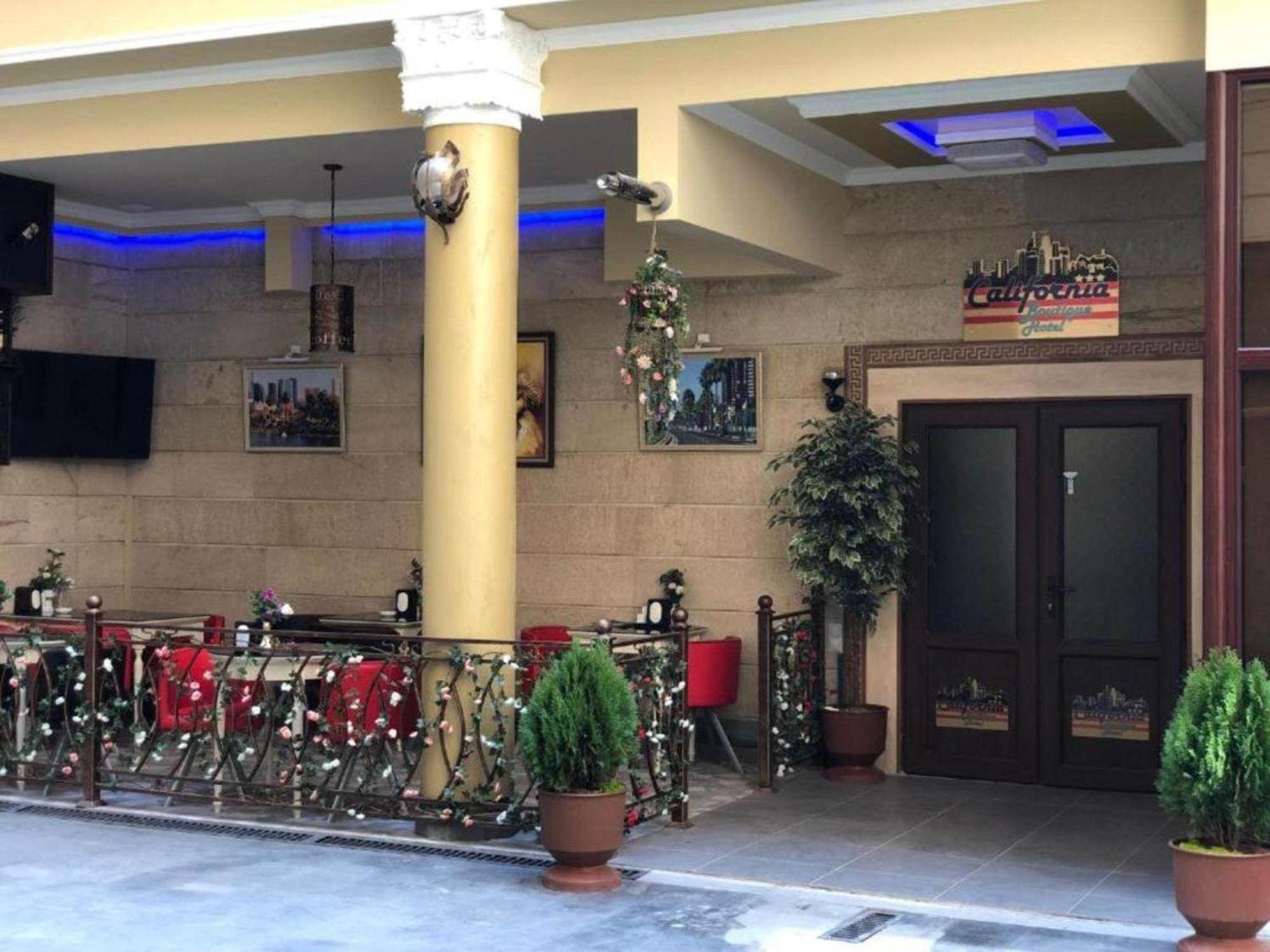Hotel & Apartments California Erivan Exterior foto