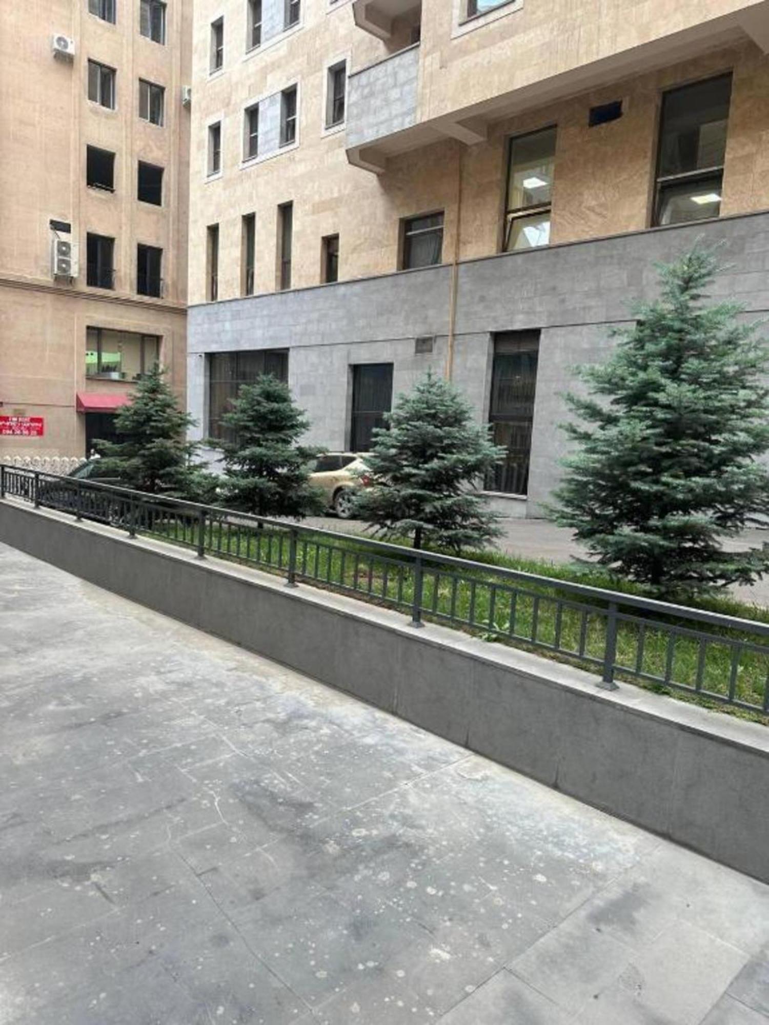 Hotel & Apartments California Erivan Exterior foto